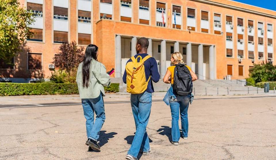 Fino a 400 euro di sconto sulle tasse universitarie per chi studia e lavora allo stesso tempo: ecco la nuova detrazione fiscale regionale a Madrid