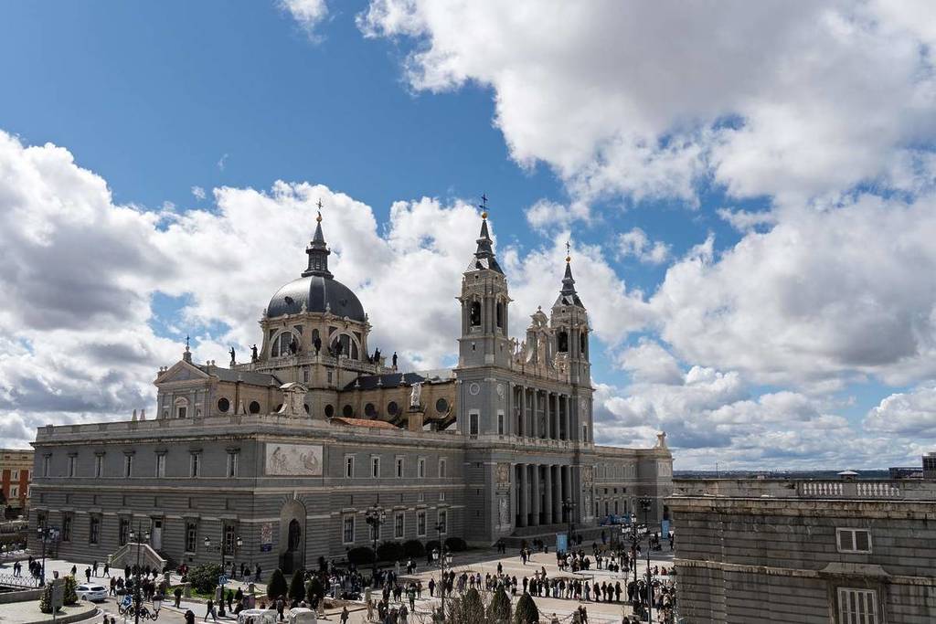 Cambio brusco de tiempo en Madrid: prepara chaqueta ligera y paraguas, aunque solo por unos días
