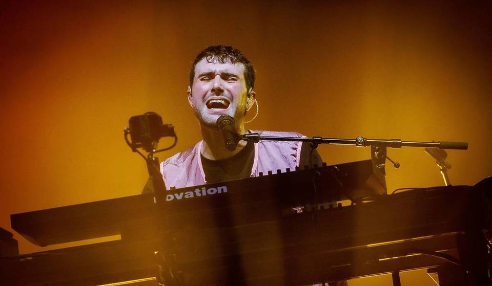 Fred again… kehrt nach Spanien zurück mit einem unwiederholbaren Termin in Madrid: es ist verboten, das Konzert aufzuzeichnen