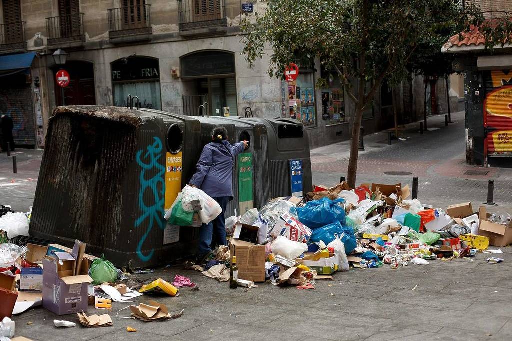 Wenn es nicht in Ihrem Vertrag steht, müssen Sie es nicht bezahlen: das rechtliche Durcheinander mit der Müllabgabe in Madrid