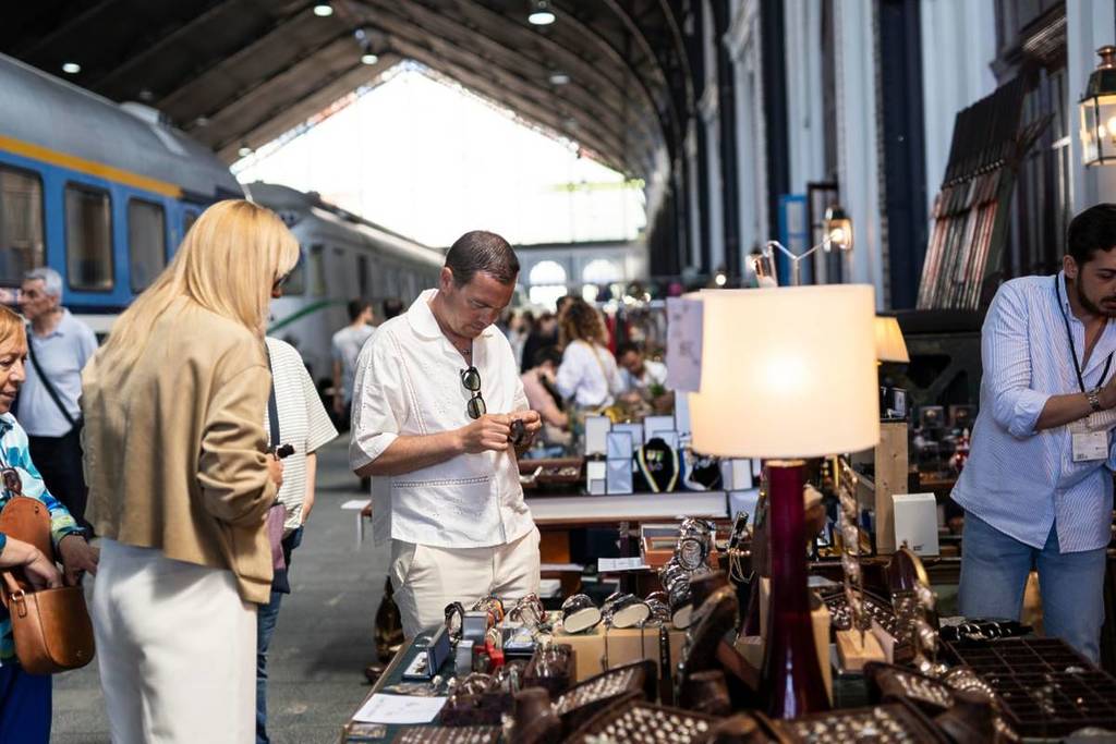 El mercadillo a cubierto que todo Madrid espera cada mes vuelve este finde (y es gratis): foodtrucks, moda vintage y música en directo