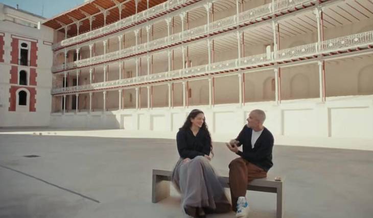 La joya desconocida que eligió Rosalía para dar una entrevista: hace muy poco estaba cerrada y ahora visitarla es gratis