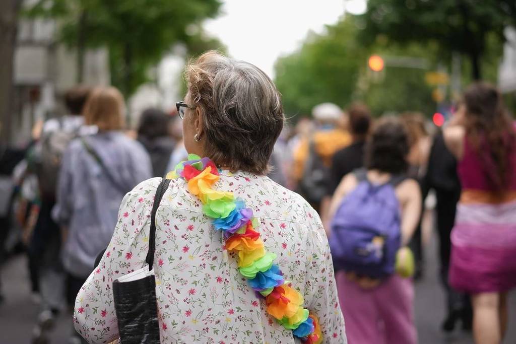 Solo para madrileños a partir de 60 años: nace una tarjeta con descuentos, cursos y planes para disfrutar la jubilación