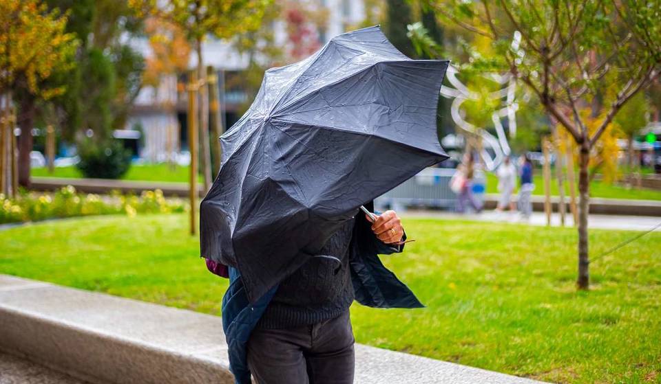 Allerta arancione per pioggia domani a Madrid: l’AEMET prevede un brusco calo della temperatura nella capitale