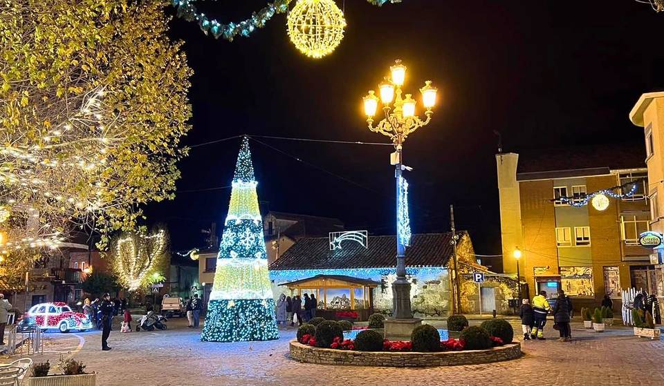 Ogni dicembre si trasforma in una storia di Natale: il villaggio a un’ora da Madrid con luci, mercatini e tradizione.