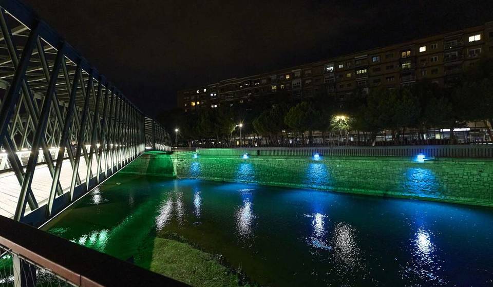 Madrid inaugura lo spettacolo di luci sul Manzanares: 61 proiettori a LED trasformano il fiume ogni fine settimana