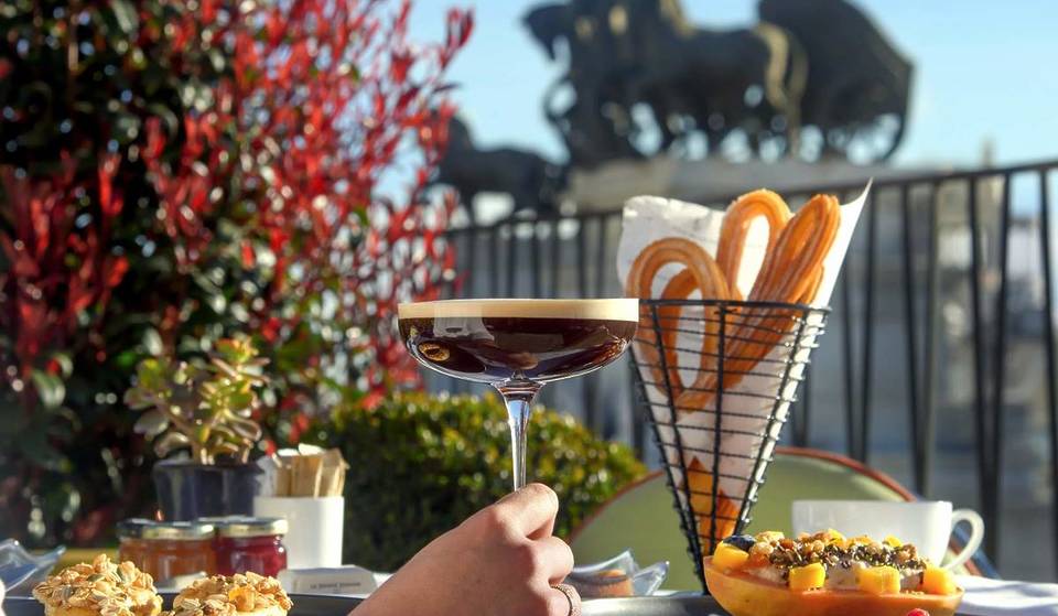 Poca gente conoce este brunch, pero es el más lujoso de Madrid: tiene hasta barra libre de marisco y de jamón ibérico