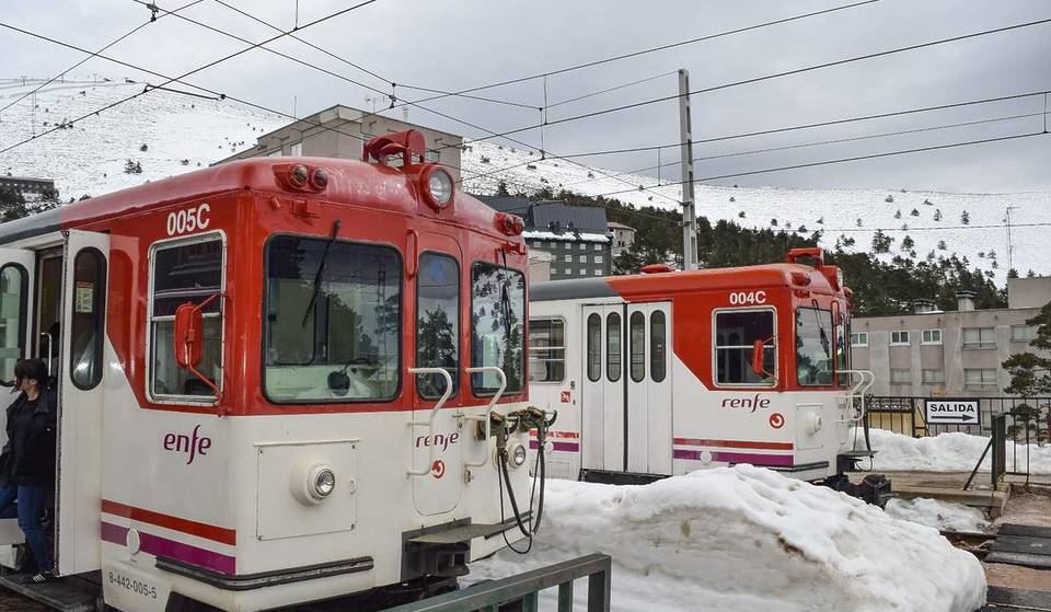 Il treno più natalizio di tutti si trova nella regione di Madrid: costa 5 euro e porta in una valle incantata.