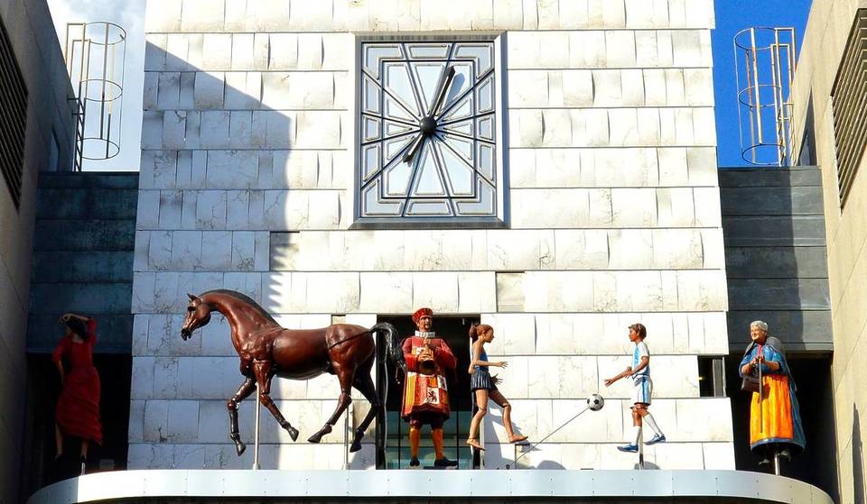 É o maior carrilhão de Espanha: uma localidade madrilena recupera sinos, autómatos e espetáculo