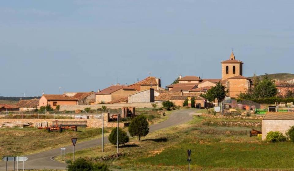 Il paese a due ore da Madrid che offre lavoro e casa gratis: l’offerta nella Spagna spopolata che ha già una lista d’attesa