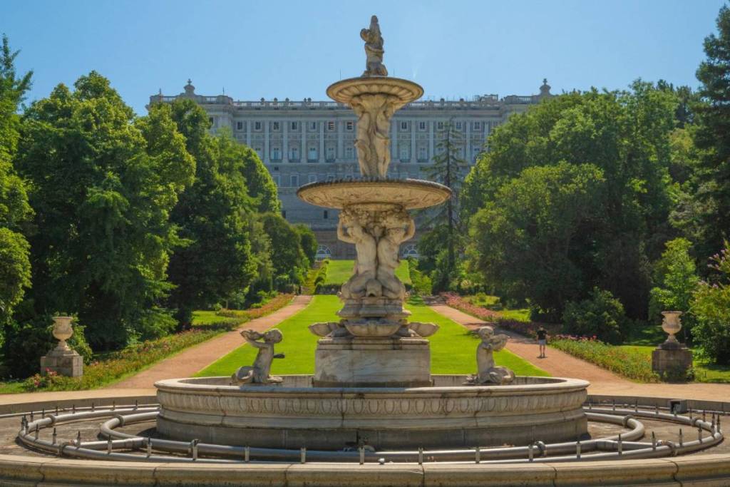 Campo del Moro, Royal Palace