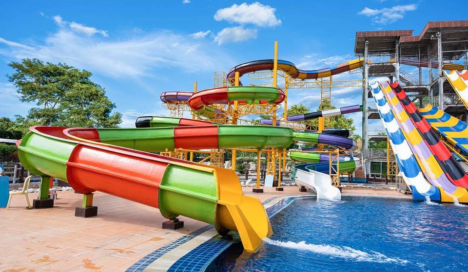 Aquopolis lanza en Madrid su atracción más ambiciosa: una montaña rusa acuática de casi 180 metros