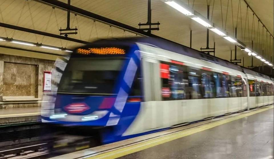 O Metro de Madrid altera a rotina de milhares de passageiros este mês de agosto: interrupções em duas linhas de metro e autocarros gratuitos