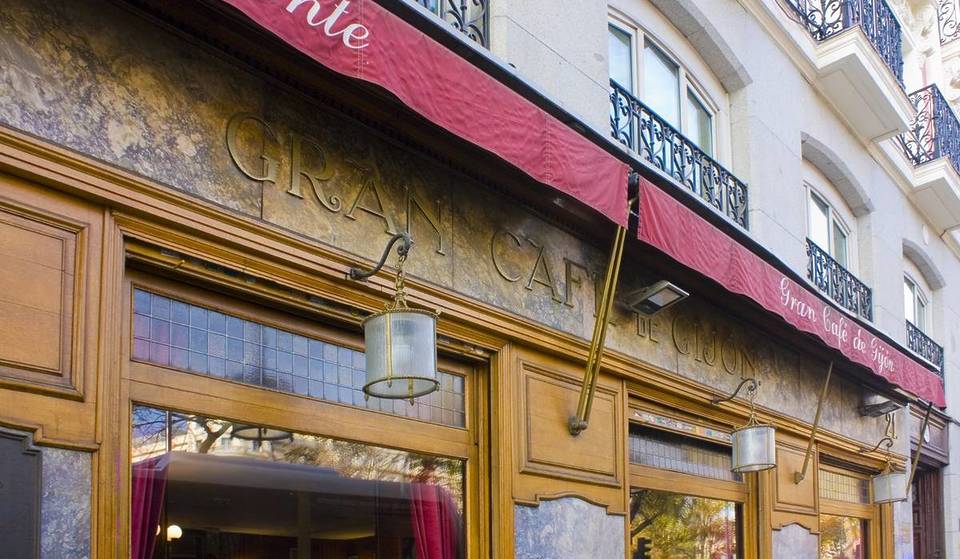 The most eagerly awaited return in Madrid isn’t that of a store: it’s that of a historic café that had been closed for five months