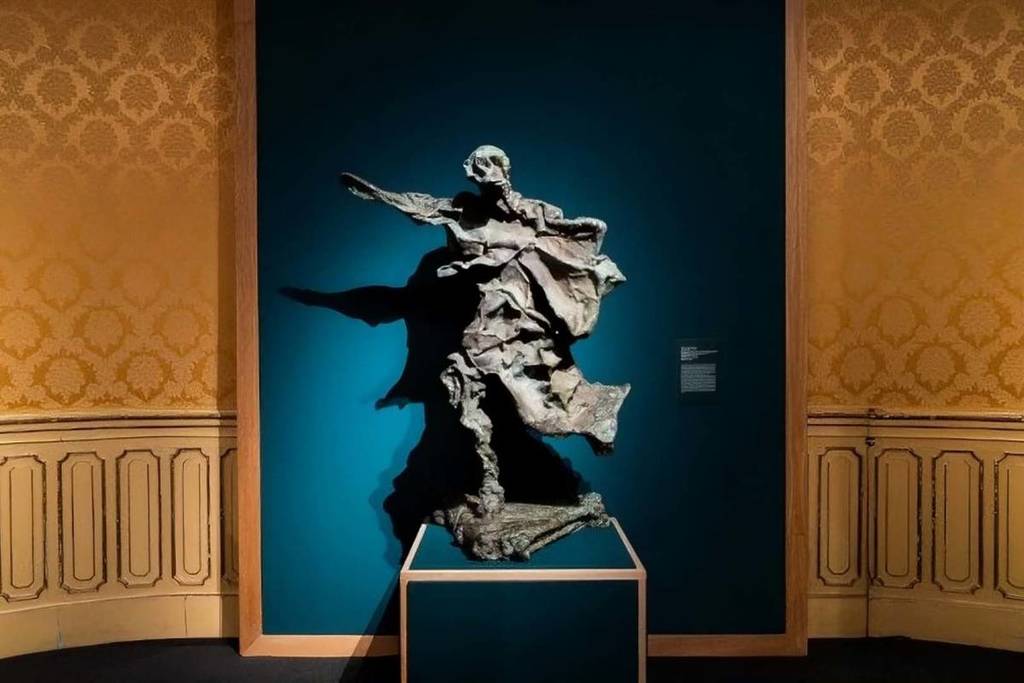 The Dalí who was hidden for decades is now on display in Madrid (and surprising experts in a palace that has reopened)