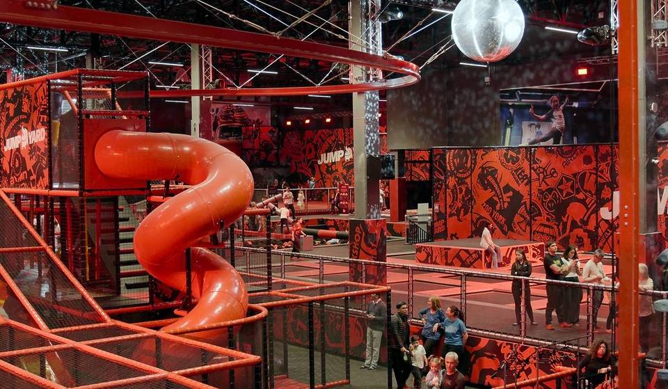 Más de 3000 m² de camas elásticas y actividades: el nuevo parque ‘indoor’ de Getafe que convierte la adrenalina en diversión sin límites