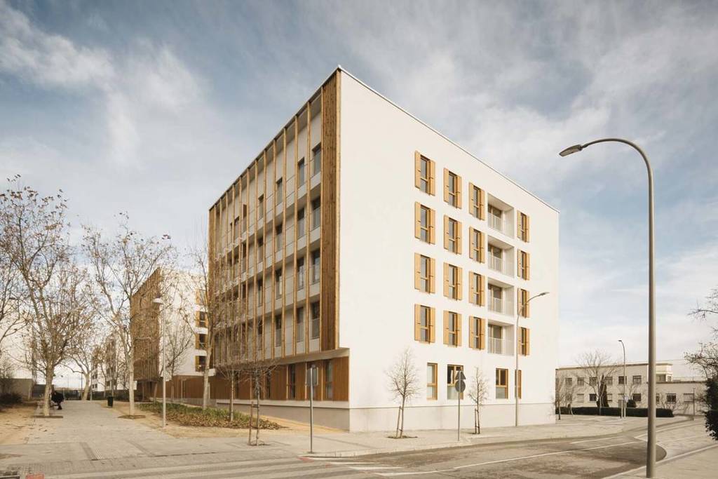 Madrid announces new rental apartments starting at €300 per month: how to enter the lottery for homes with a garage and swimming pool