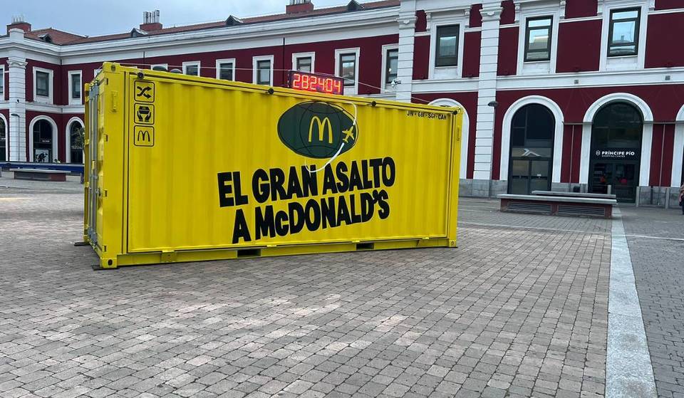 Un misterioso container de McDonald’s aparece frente a la estación de Príncipe Pío