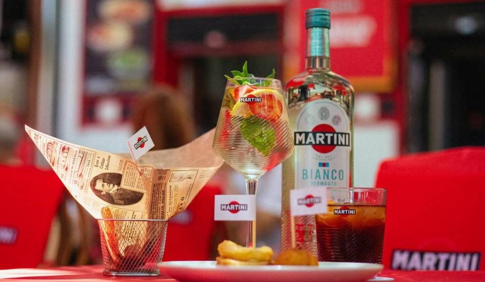 Plano fantástico para o fim de semana: a MARTINI toma conta de uma famosa praça madrilena com intervenções artísticas e prémios instantâneos em cada consumação