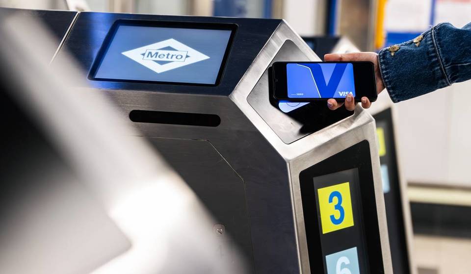 Madrid se suma al pago ‘contactless’: así es el cambio que llega a los tornos de las estaciones de Metro