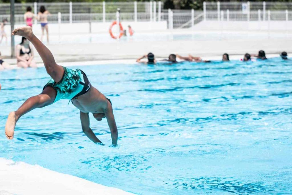 Madrid permetterà di fare il bagno senza bikini né costume da bagno in una piscina comunale per un giorno: il motivo dietro questa giornata speciale