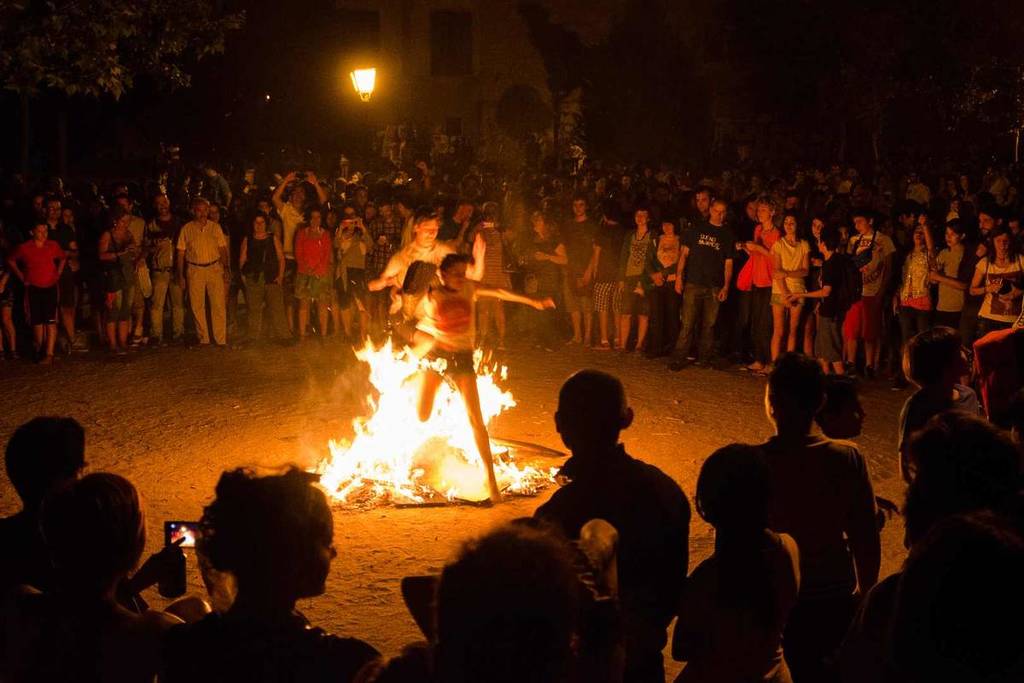 Fogueira de São João, festa da espuma e música ao vivo: o bairro de Madrid que celebra a chegada do verão em grande estilo