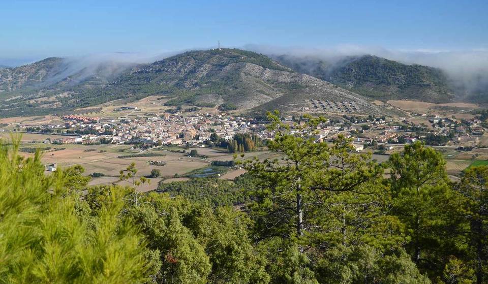 The affordable alternative just an hour from Madrid: the town in Guadalajara where you can find houses with pools for 150,000 euros, right next to an inland beach