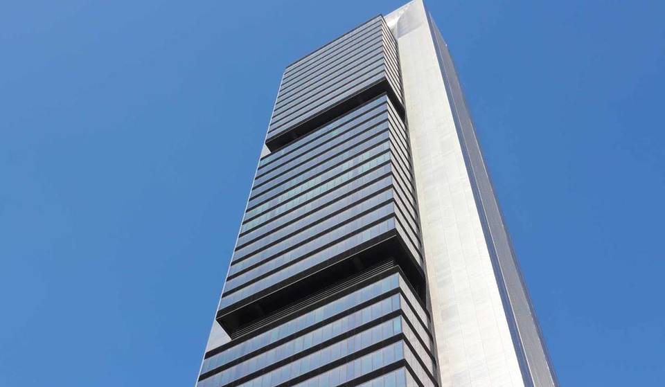 Madrid’s second-tallest tower evacuated due to a fire