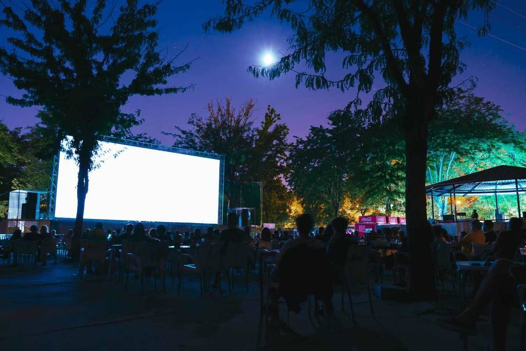 Madrid torna al suo cinema estivo più popolare: 80 giorni di proiezioni all’aperto in due sale contemporaneamente