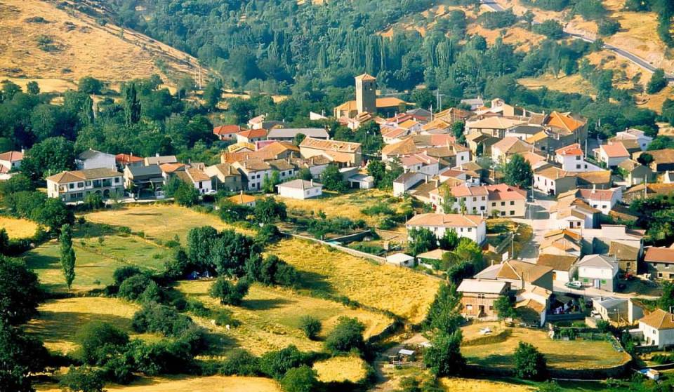Homes for 30,000 euros in the heart of the Sierra de Madrid: this is the town that’s surprising the real estate market