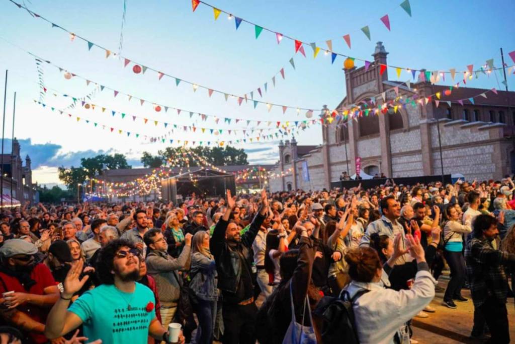 Madrid eröffnet „Los Veranos de la Villa“ mit einer kostenlosen Party rund um den Sommerhit