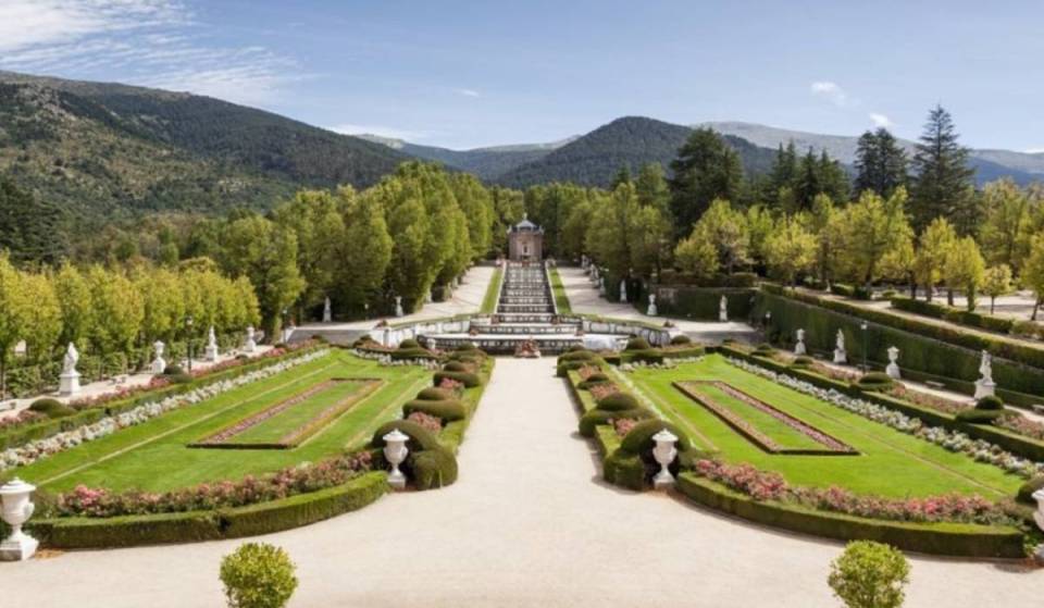La pequeña Versalles al norte de Madrid rehabilita una de sus icónicas fuentes con forma de cascada y se podrá ver en un encendido especial