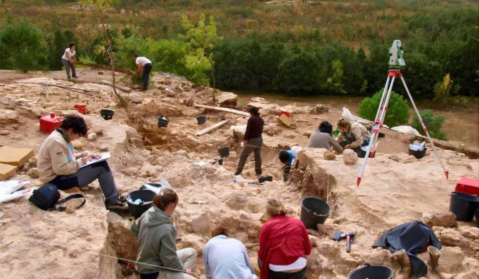 Das prähistorische Geheimnis 80 km von Madrid entfernt: So reservierst du deinen Platz für einen Besuch der weltweit bedeutendsten Neandertaler-Fundstätte