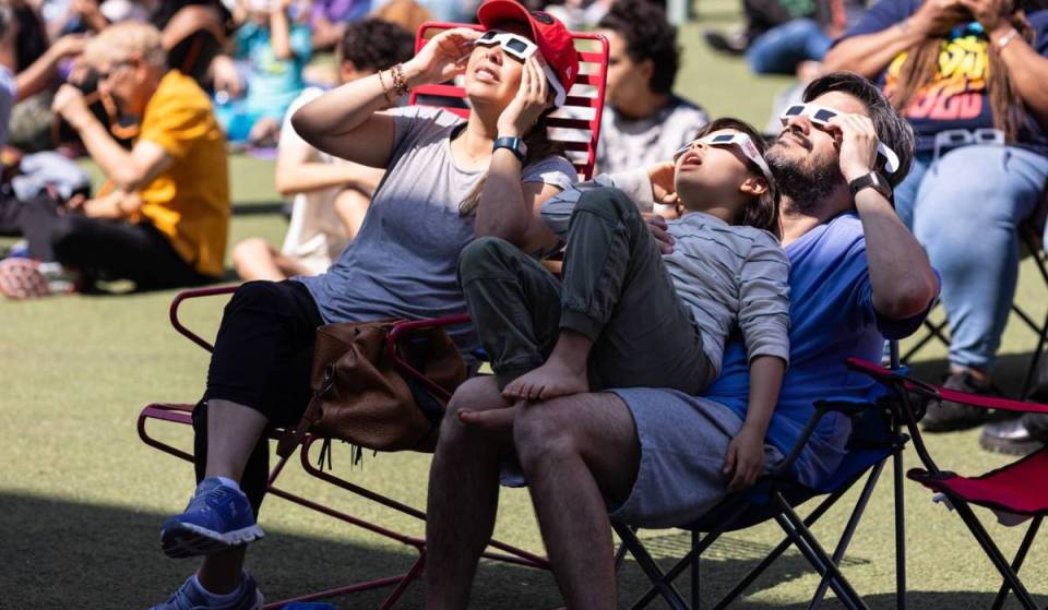 Madrid repartirá gafas gratis para ver el eclipse solar del 12 de agosto: estos son los puntos de entrega