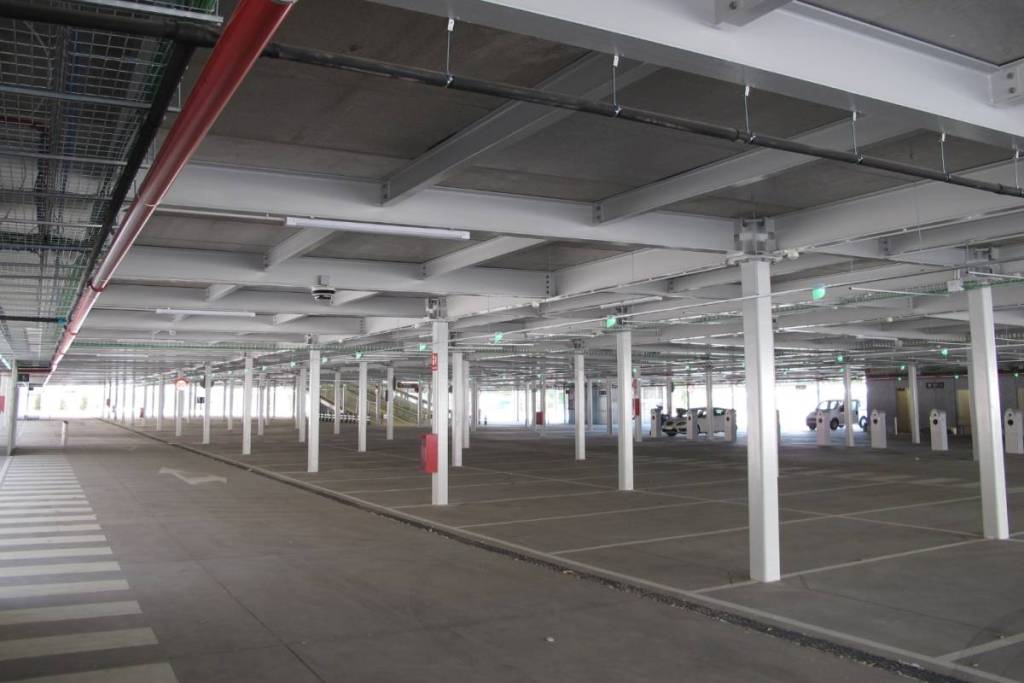 Interior del nuevo macroaparcamiento junto a la estación Puerta de Atocha-Almudena Grandes.