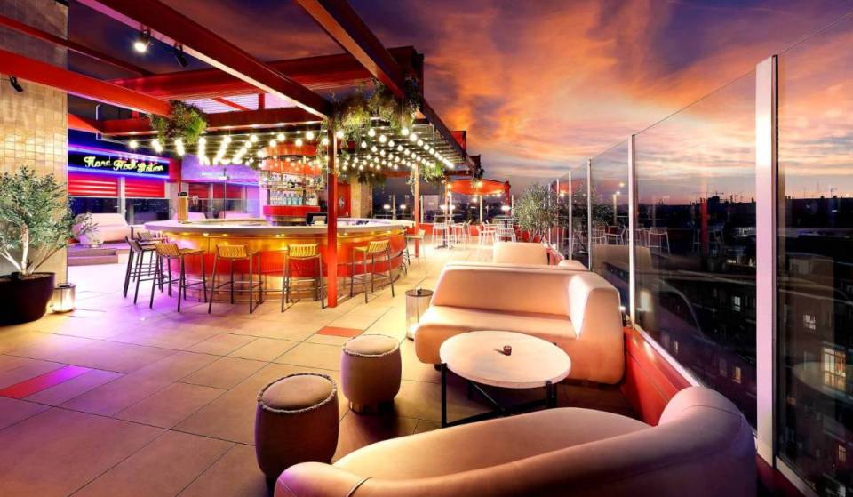 Esta terraza con vistas a Atocha estrena temporada con nuevos cócteles y una carta inspirada en distintas costas del mundo