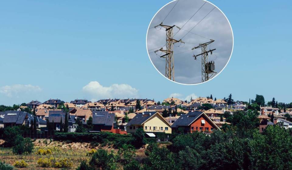 Un pylône haute tension de 47 mètres inquiète La Moraleja : il se trouve à 30 mètres des maisons et les habitants craignent des effets potentiels sur la santé