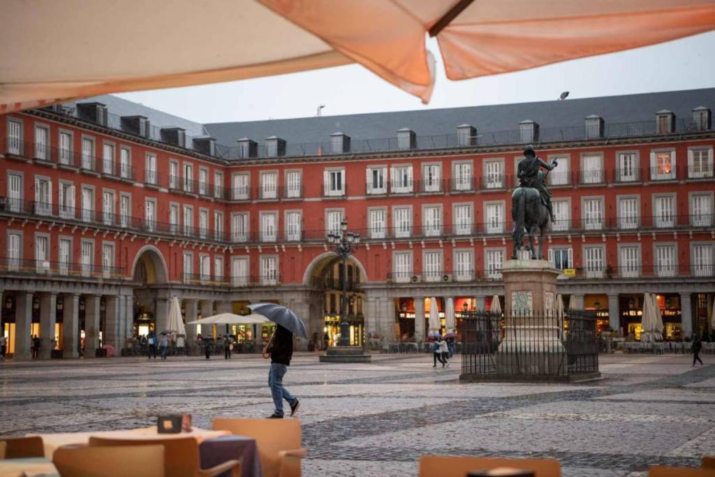 A drastic overnight temperature shift in Madrid: by the end of the week, maximum temperatures are expected to drop nearly 10 ºC all at once