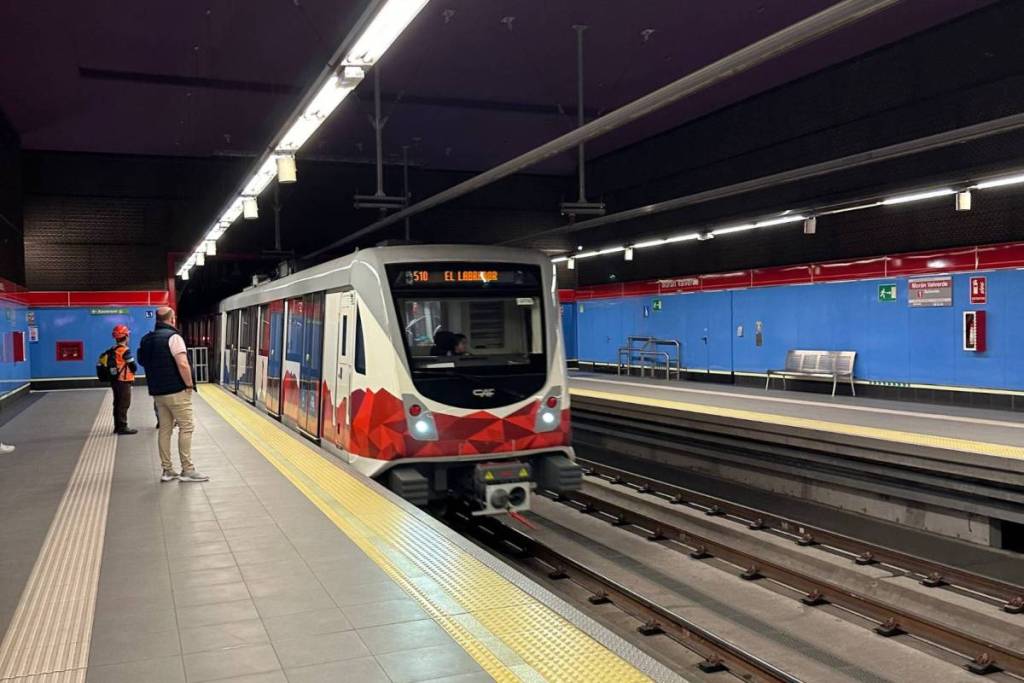 Du reist 8.000 Kilometer und hast das Gefühl, immer noch in Madrid zu sein: Warum die U-Bahnen von Quito und Santo Domingo identisch mit der von Madrid sind