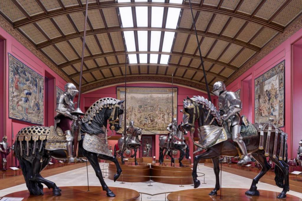La Real Armería del Palacio Real, iluminada por los nuevos paneles LED.