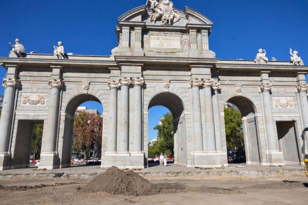 lavori alla Puerta de Alcalá