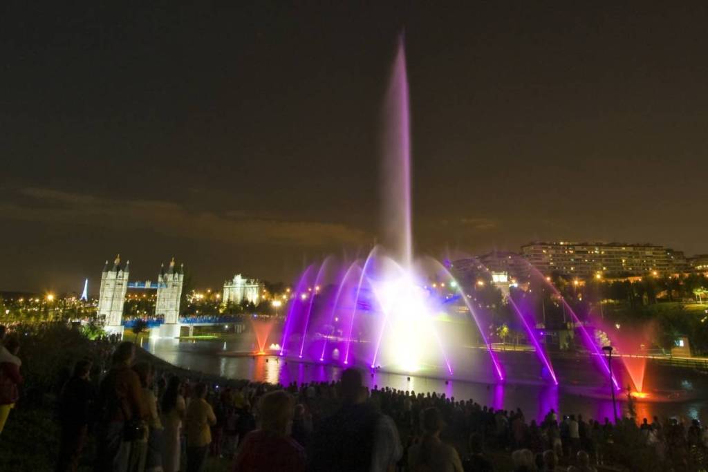 Show at the Parque Europa Fountain in Torrejón de Ardoz.