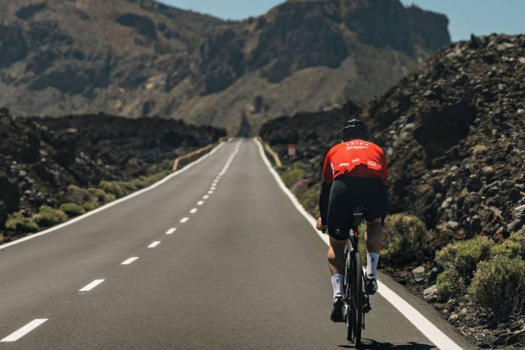 Die DGT ändert die Regeln zum Überholen von Radfahrern.
