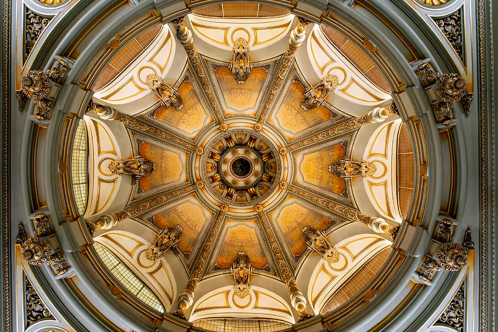 Intérieur du Círculo de Bellas Artes de Madrid.