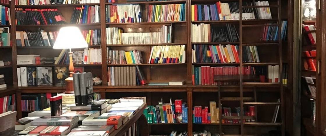Cierra Pérgamo, la librería más antigua de Madrid: «Ser librero es complicado por los alquileres»
