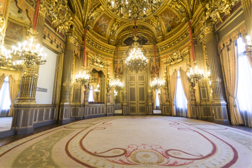 Sala degli ambasciatori del palazzo di Linares a Madrid.