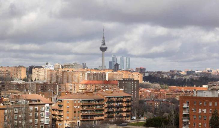 «Massa de ar frio e queda das temperaturas»: os meteorologistas marcam a data do fim do verão tardio com uma queda brusca de até 8 ºC e tempestades em Madrid