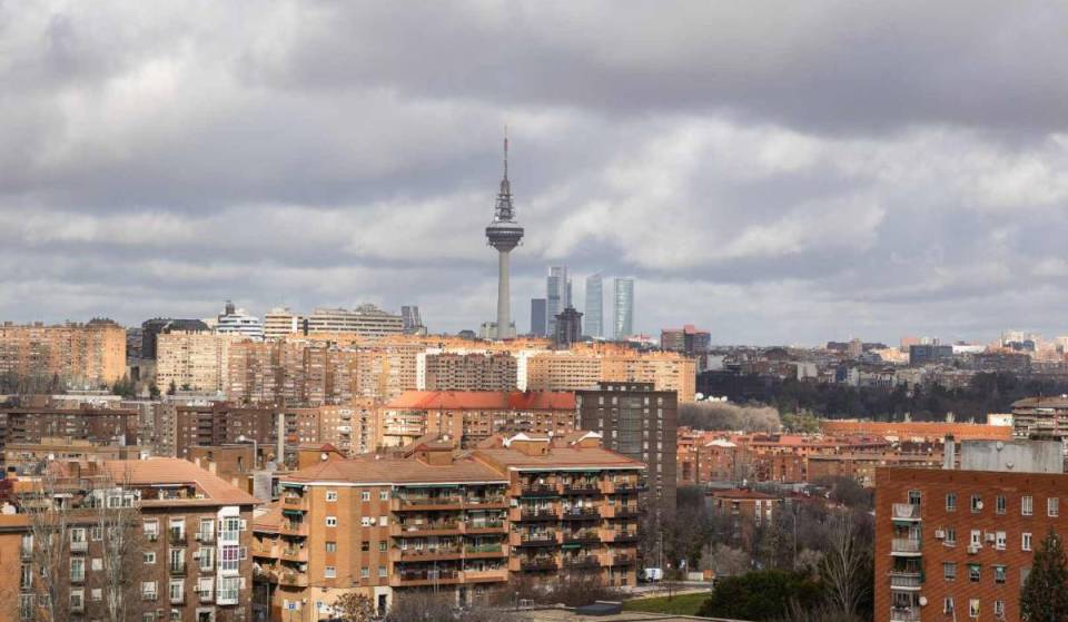 « Une vague d’air froid et une baisse des températures » : les météorologues annoncent la fin de l’été indien avec un coup de froid pouvant atteindre 8 °C et des orages à Madrid
