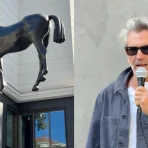 Escultura de caballo en la Plaza del Carmen de Madrid
