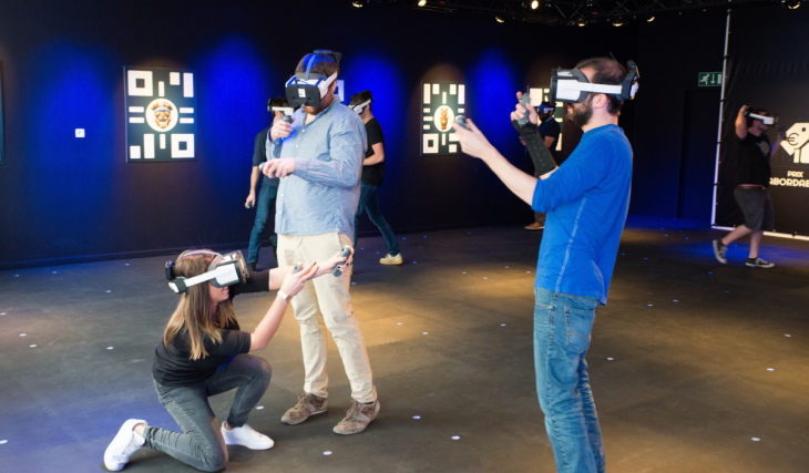 Una cocina en llamas, zombis y piratas esqueleto: así es la realidad virtual en grupo que ha llegado a San Sebastián de los Reyes